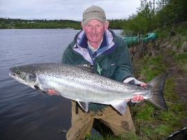 Simon Bath fishing in Russia